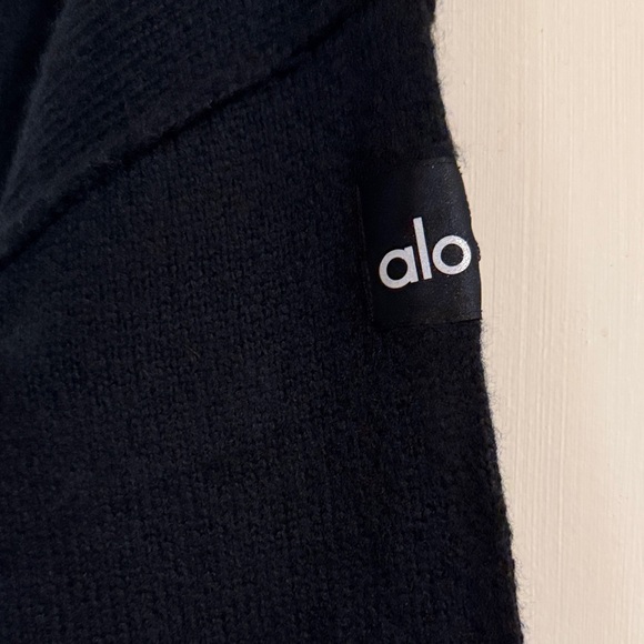 Alo Yoga New Class Cashmere Crewneck Sweater – NWT – Black – Size L - Picture 2 of 6